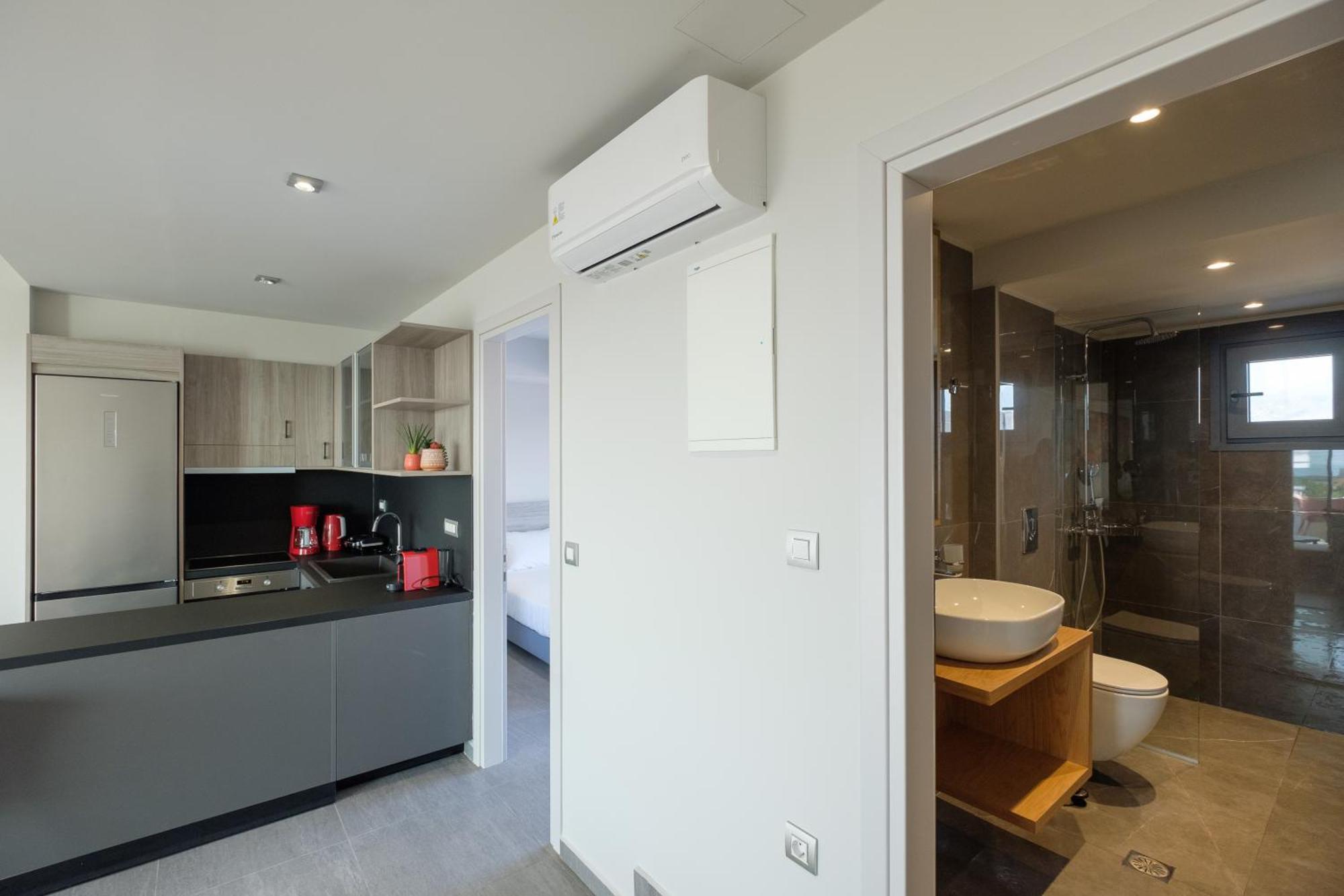 Sky-High 70Sqm Penthouse W. Stunning Views - 05 Apartment Chania  Luaran gambar